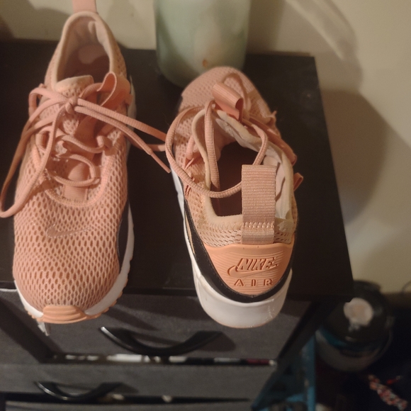 Kids Nike Sneakers - Picture 4 of 4